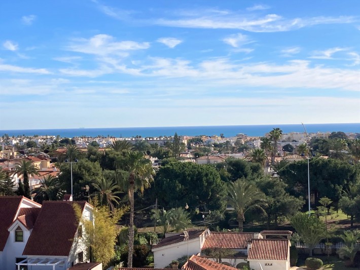 SPANIEN COSTA BLANCA – Torrevieja, Schönes Penthouse mit atemberaubendem freiem Blick auf das Meer und mit Gem. Pool