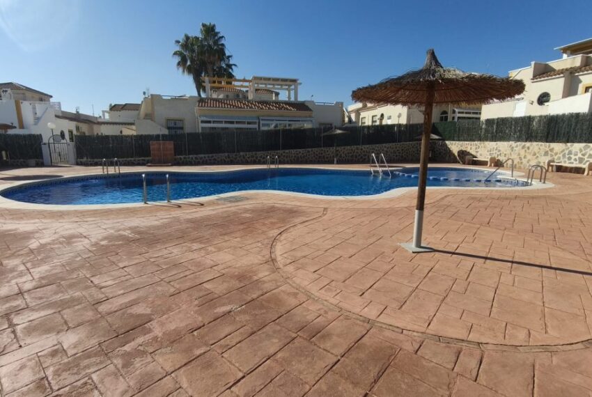 FOTO-20-URBANIZACION-PISCINA--1110x623